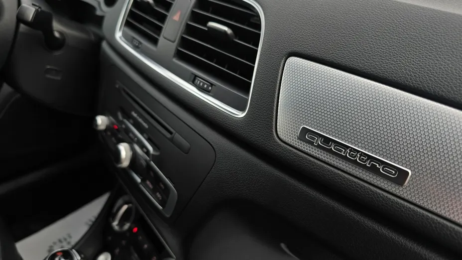 AUDI Q3 -