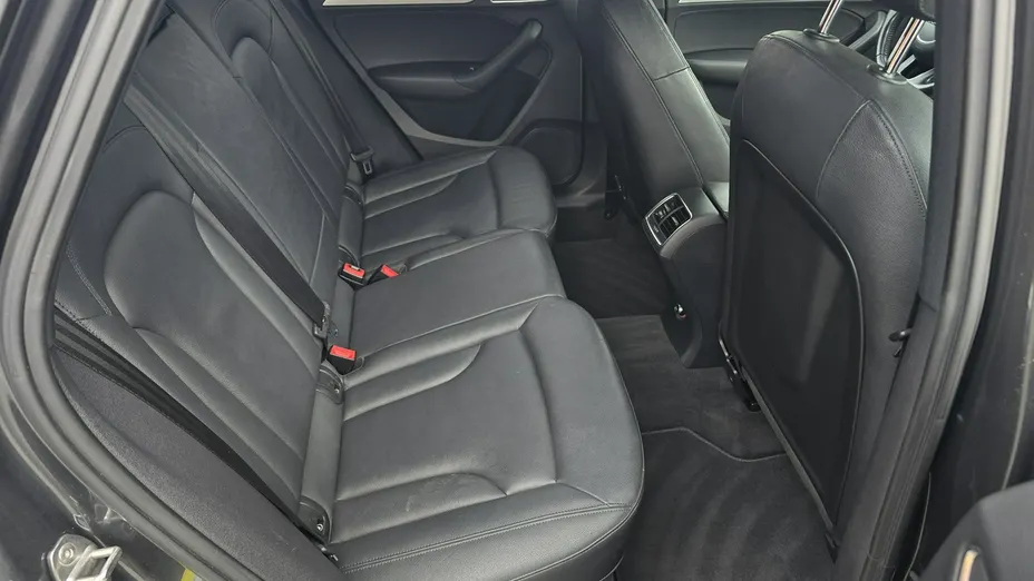 AUDI Q3 -