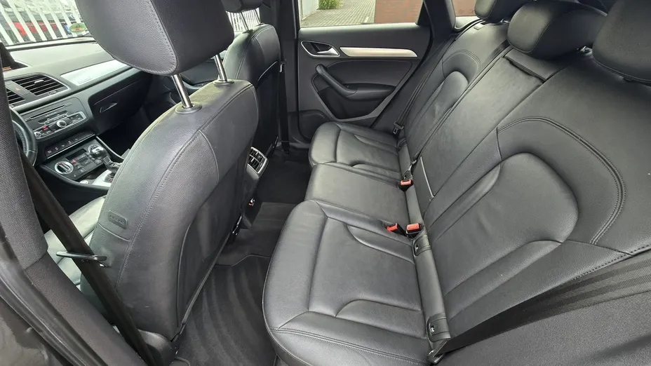 AUDI Q3 -
