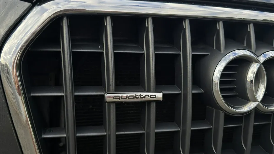 AUDI Q3 -