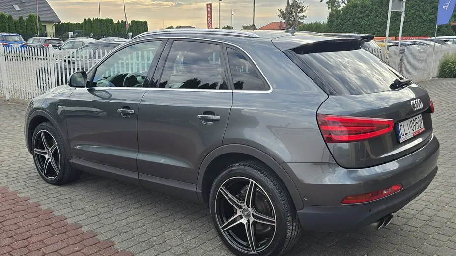 AUDI Q3 -