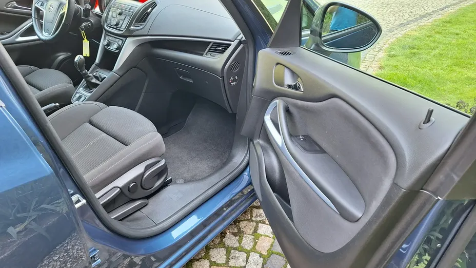 OPEL Zafira -