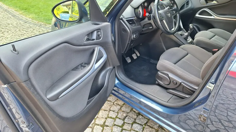 OPEL Zafira -