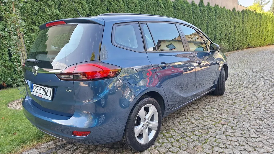 OPEL Zafira -