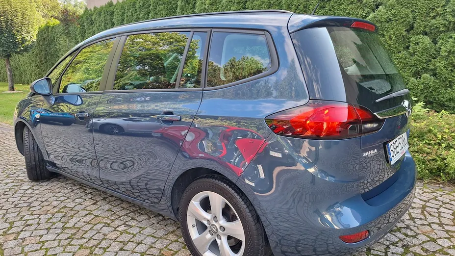 OPEL Zafira -