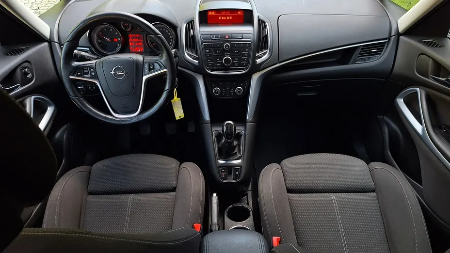 OPEL Zafira -