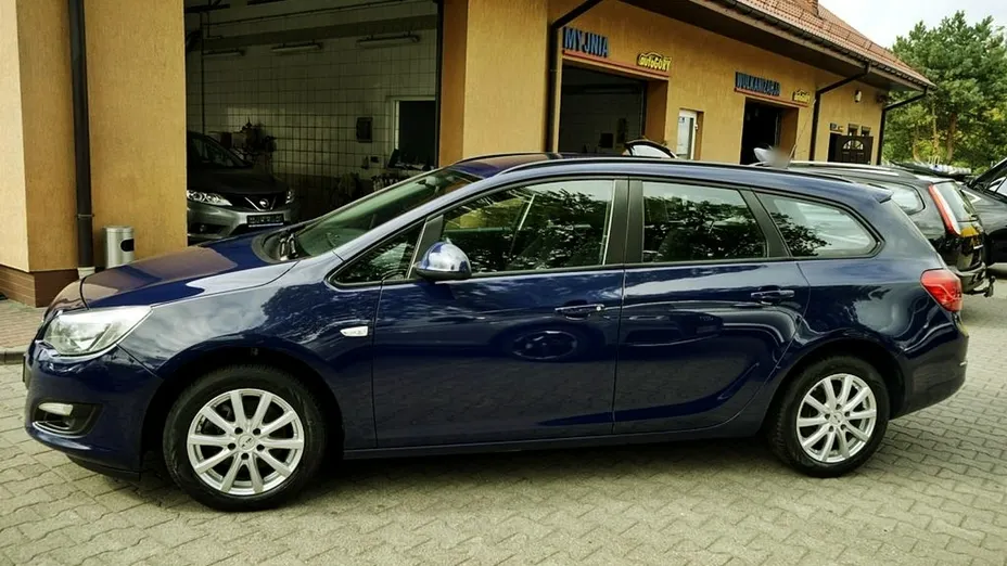 OPEL Astra -