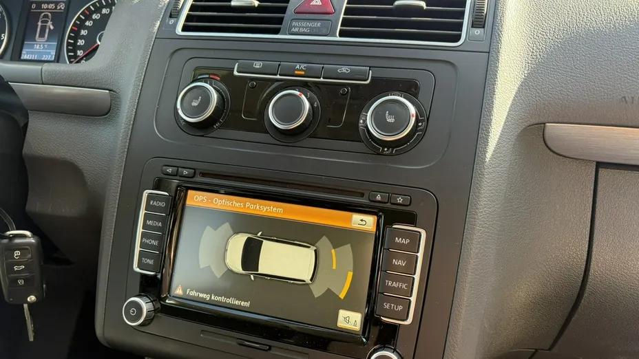 VOLKSWAGEN Touran -