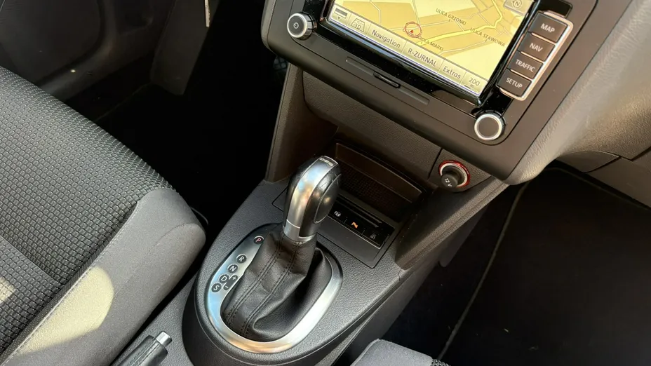 VOLKSWAGEN Touran -