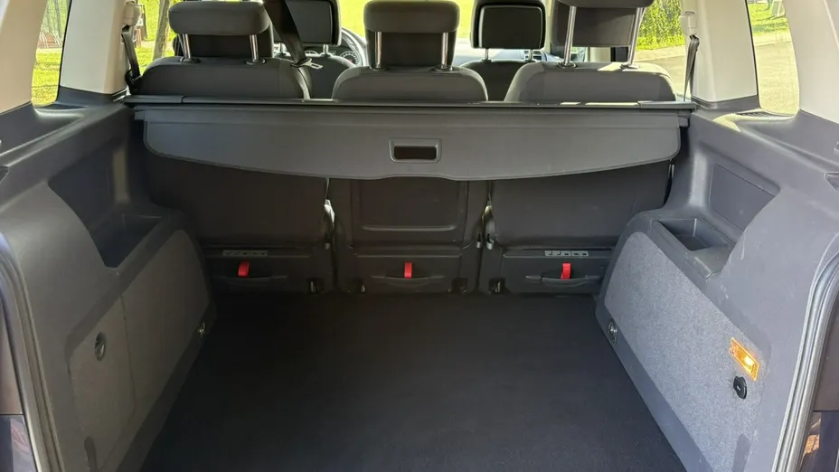 VOLKSWAGEN Touran -