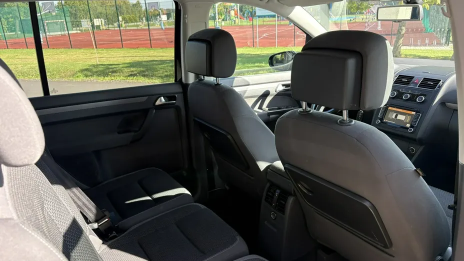 VOLKSWAGEN Touran -