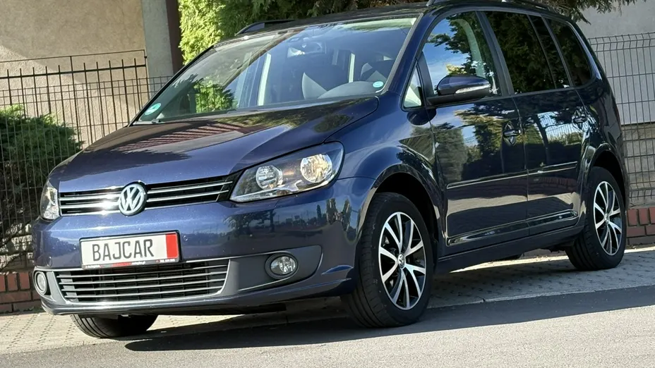 VOLKSWAGEN Touran -