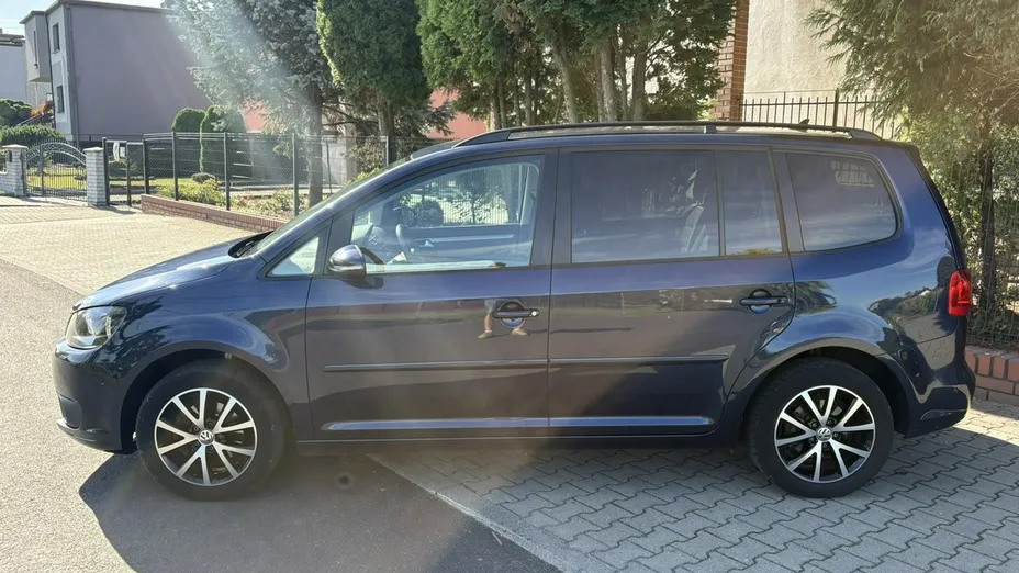 VOLKSWAGEN Touran -