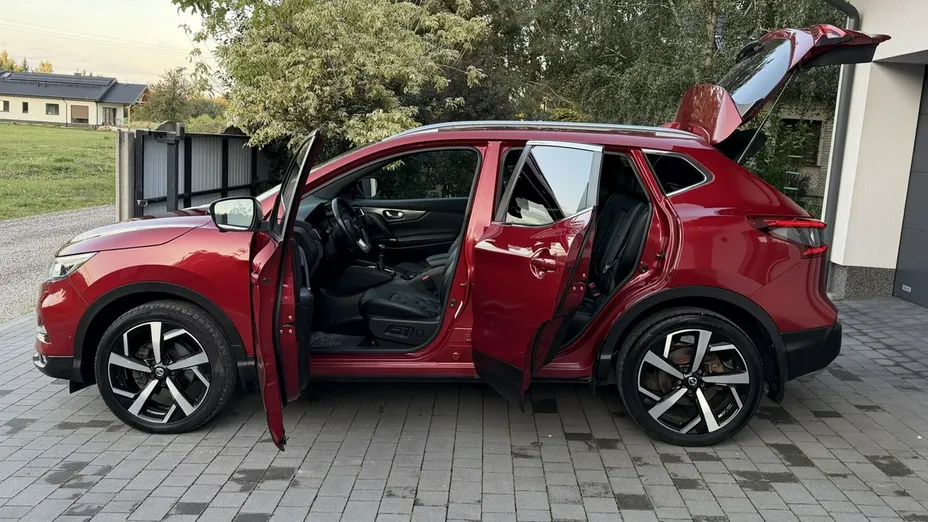 NISSAN Qashqai -