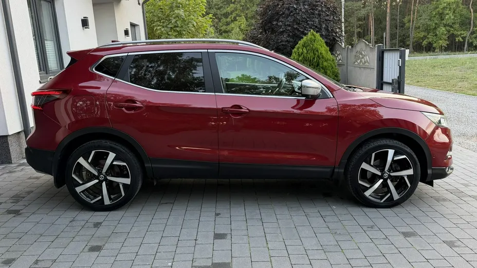 NISSAN Qashqai -