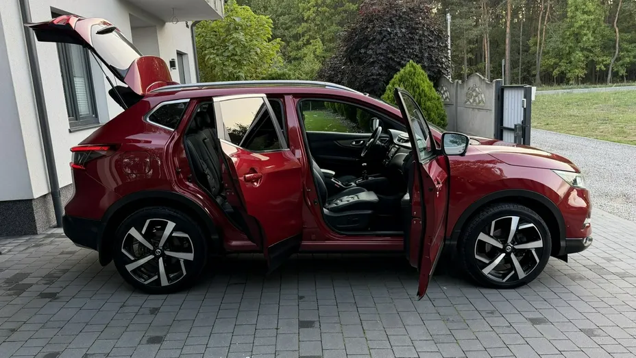 NISSAN Qashqai -