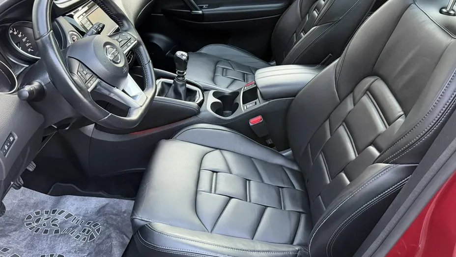 NISSAN Qashqai -