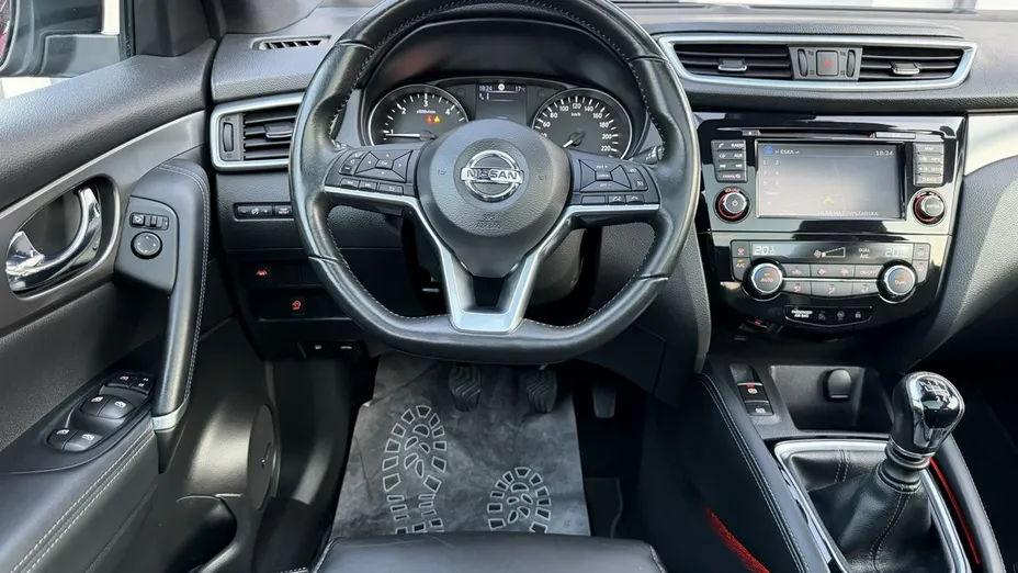 NISSAN Qashqai -