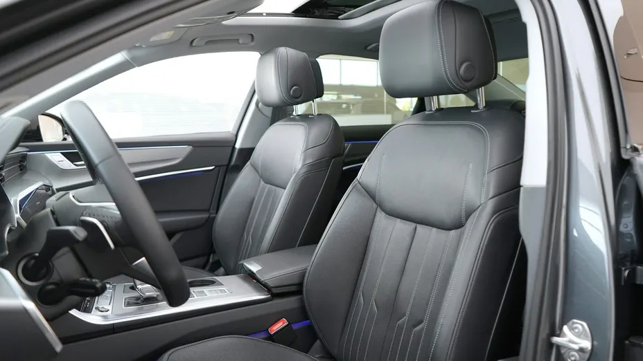 AUDI A6 -