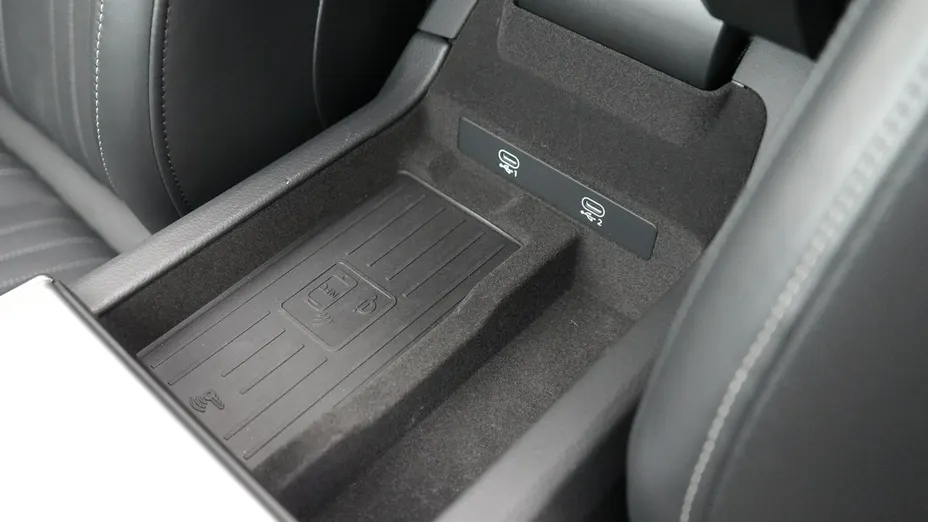 AUDI A6 -