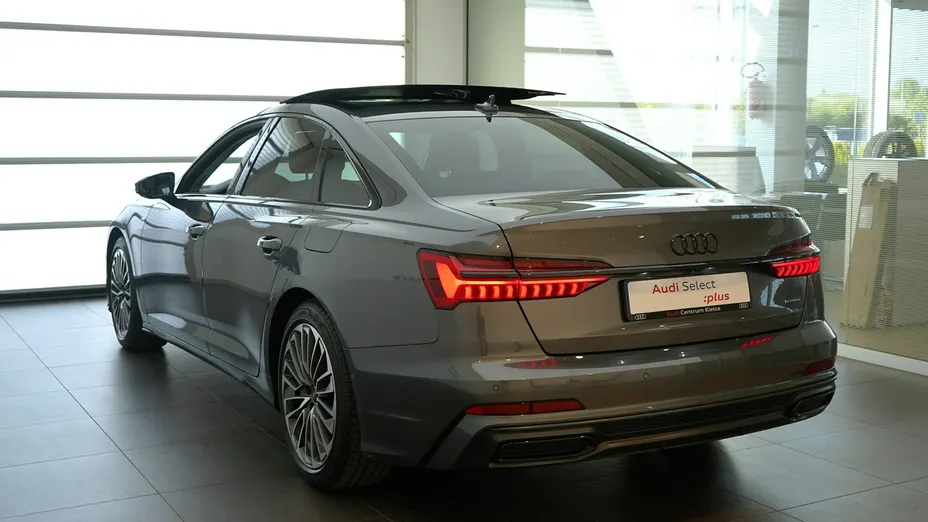 AUDI A6 -