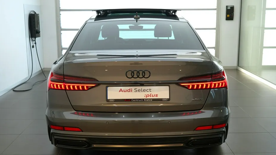 AUDI A6 -