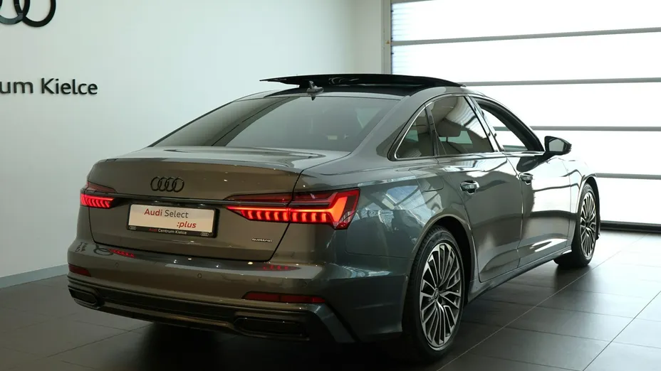 AUDI A6 -