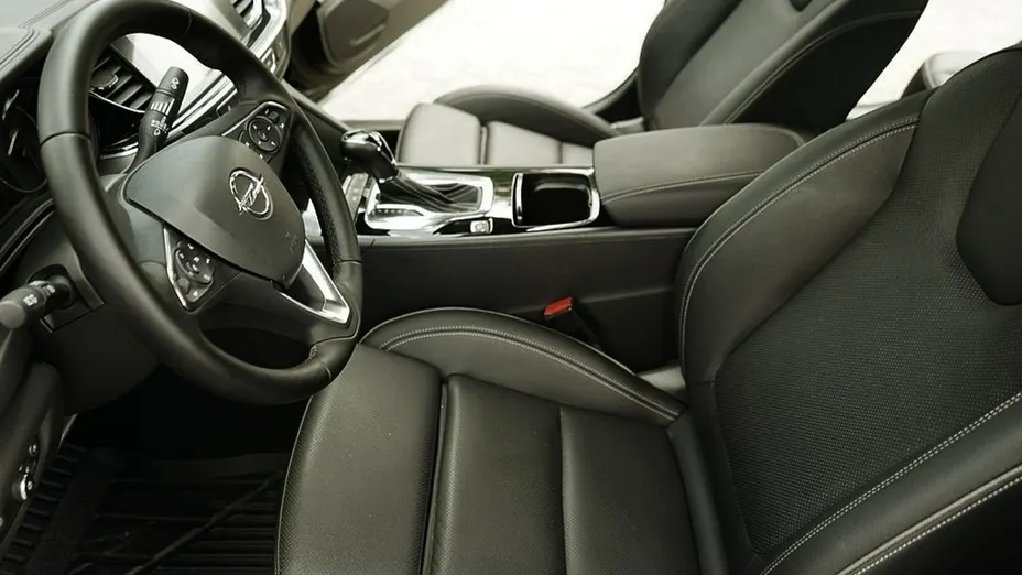 OPEL Insignia -