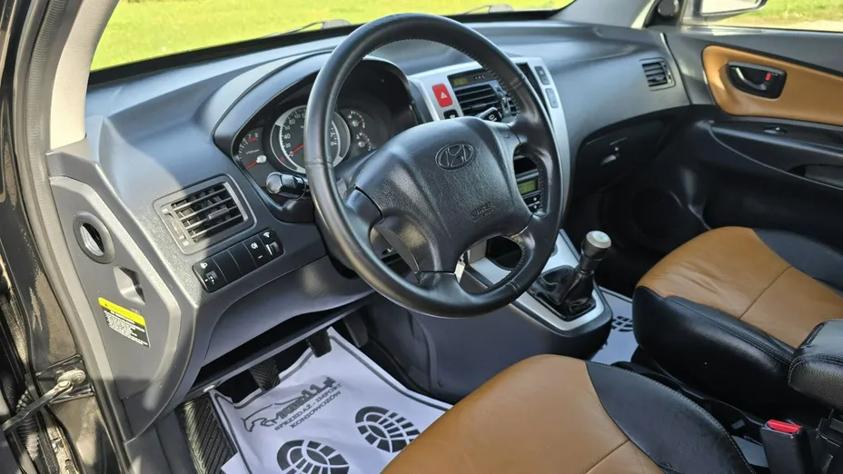 HYUNDAI Tucson -