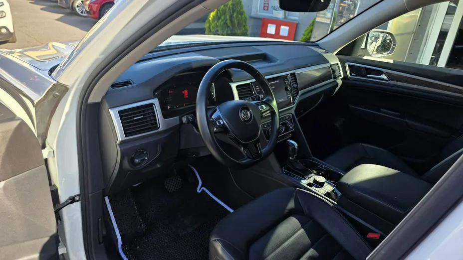 VOLKSWAGEN Atlas -