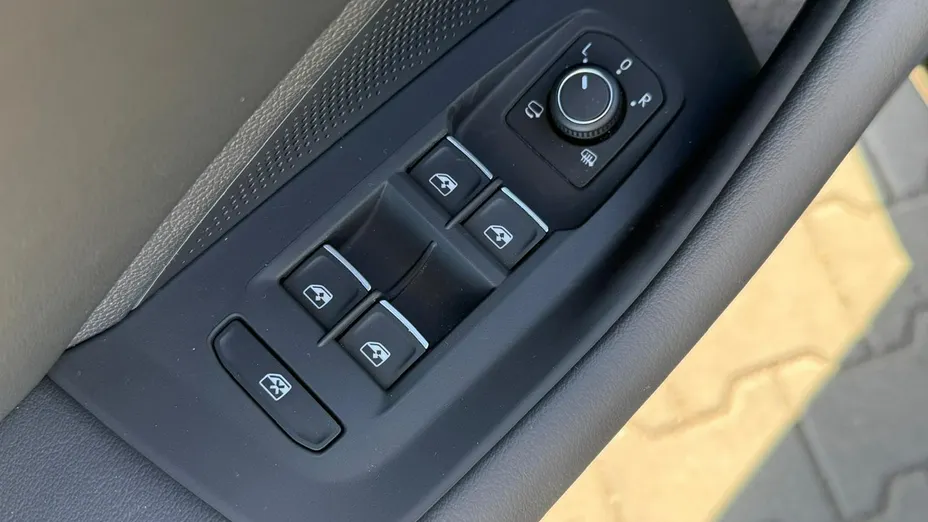 VOLKSWAGEN Passat -