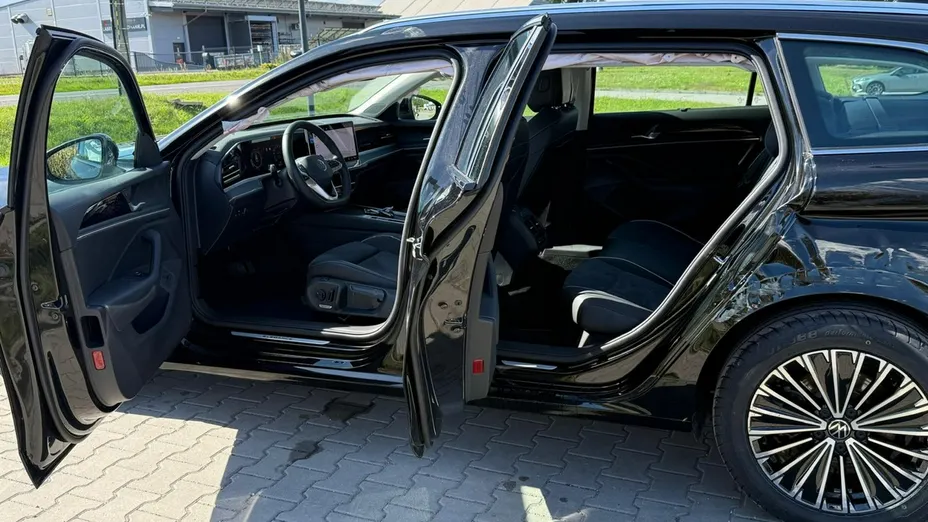 VOLKSWAGEN Passat -