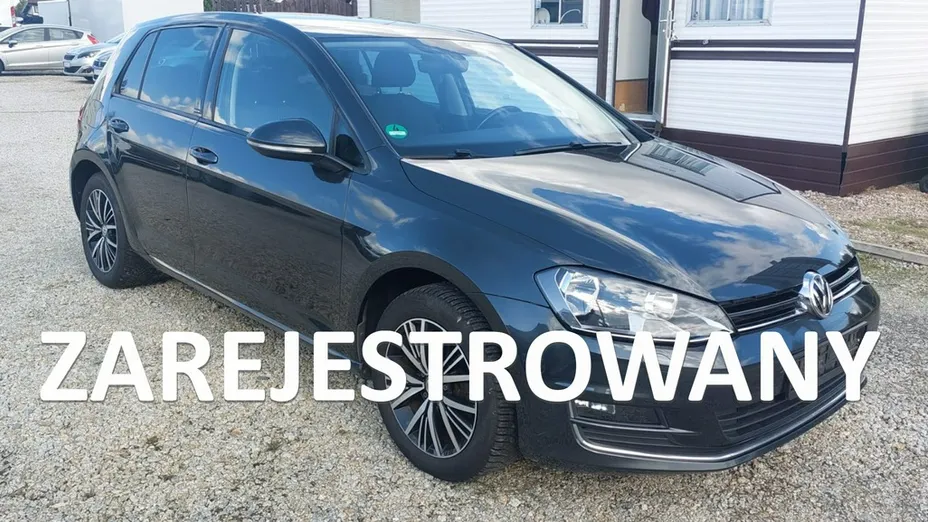 VOLKSWAGEN Golf -