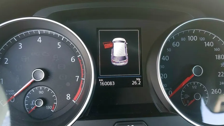 VOLKSWAGEN Golf -