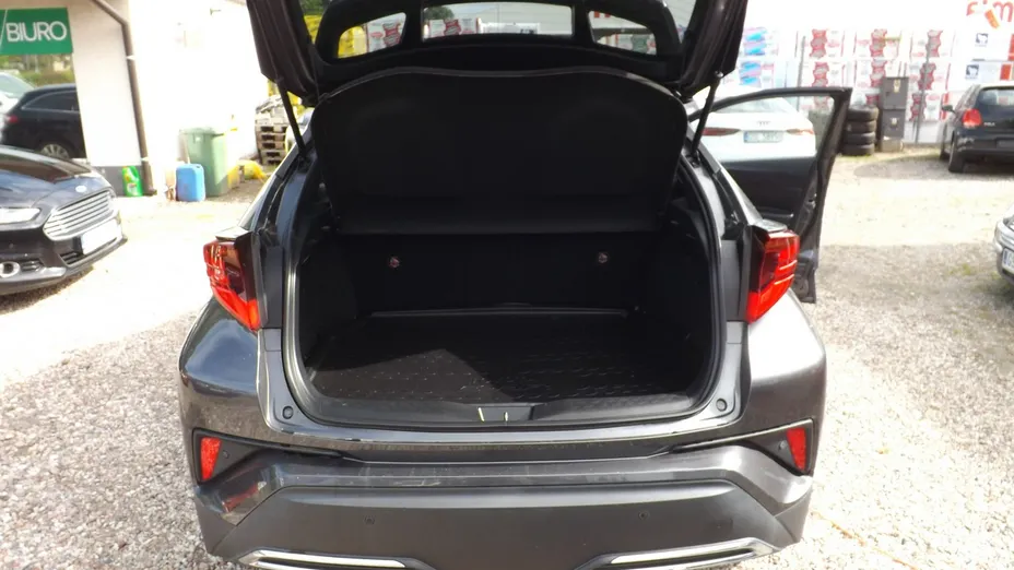 TOYOTA C-HR -