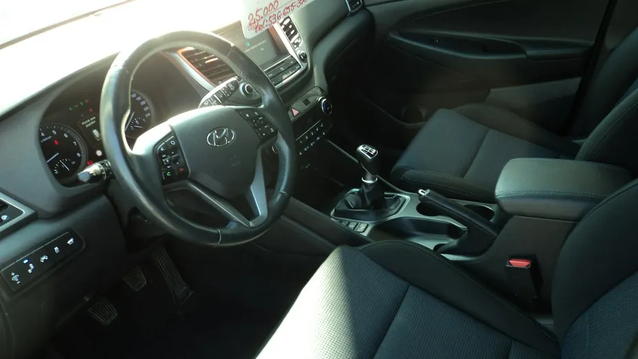 HYUNDAI Tucson -