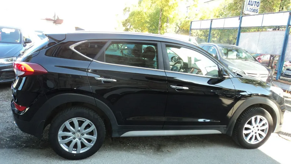 HYUNDAI Tucson -