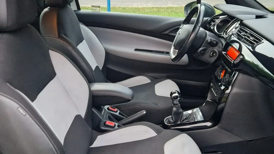 CITROEN DS3 -