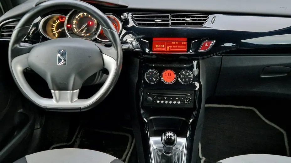 CITROEN DS3 -