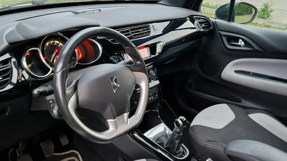 CITROEN DS3 -