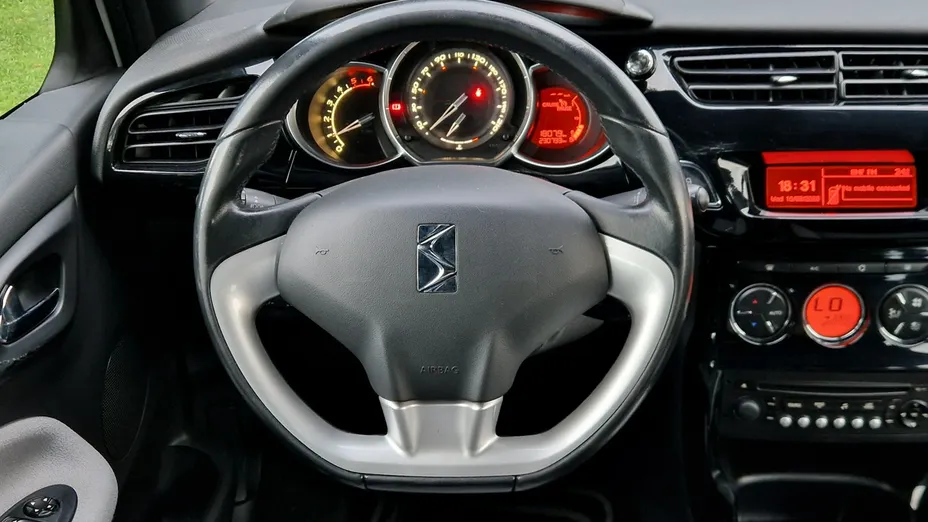 CITROEN DS3 -
