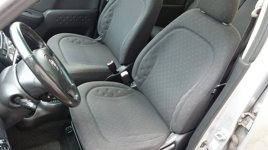 TOYOTA Yaris Verso -
