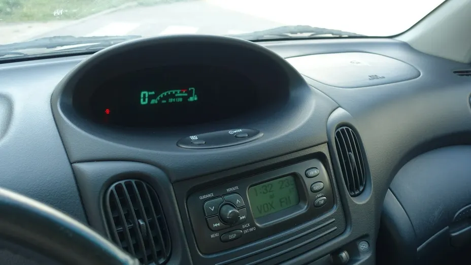 TOYOTA Yaris Verso -