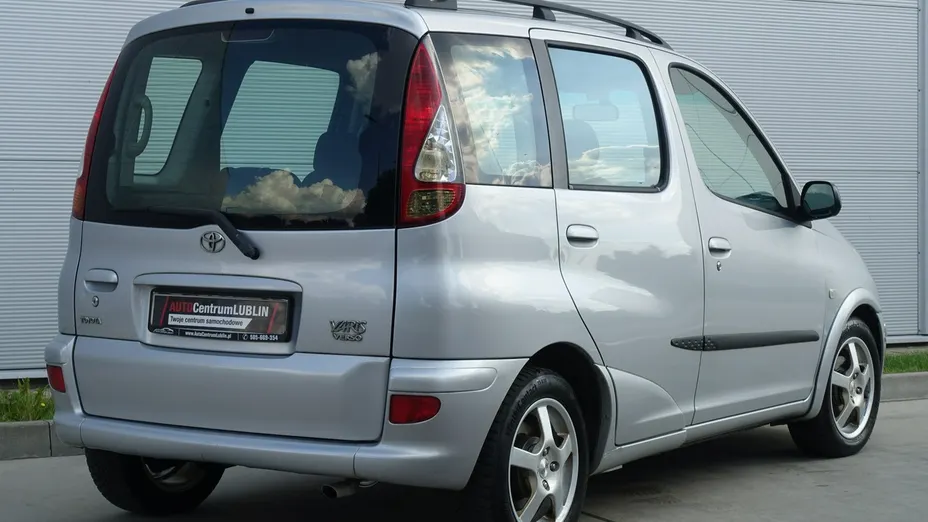 TOYOTA Yaris Verso -