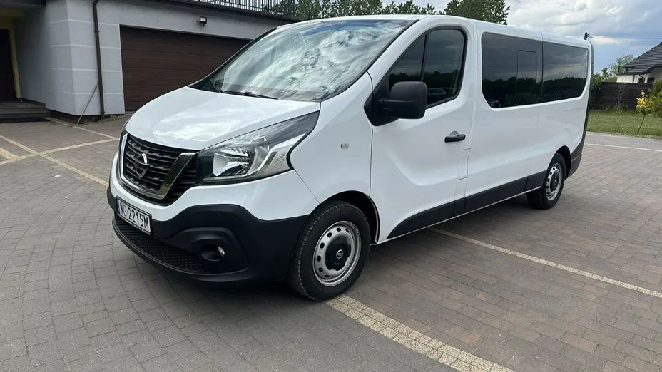 NISSAN NV300 -