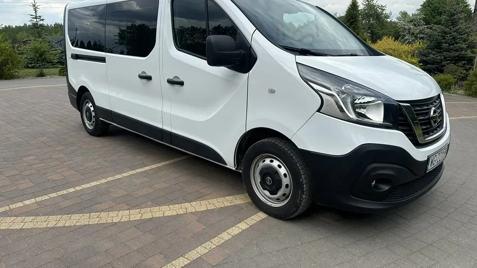 NISSAN NV300 -