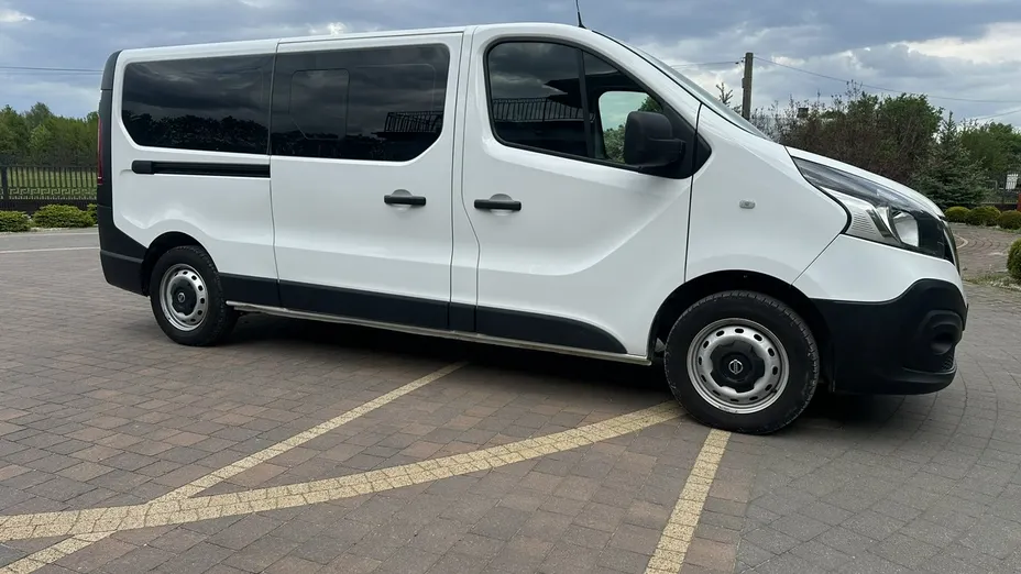 NISSAN NV300 -
