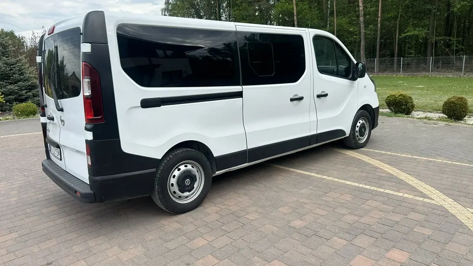 NISSAN NV300 -