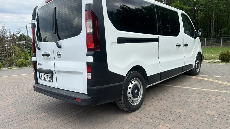 NISSAN NV300 -