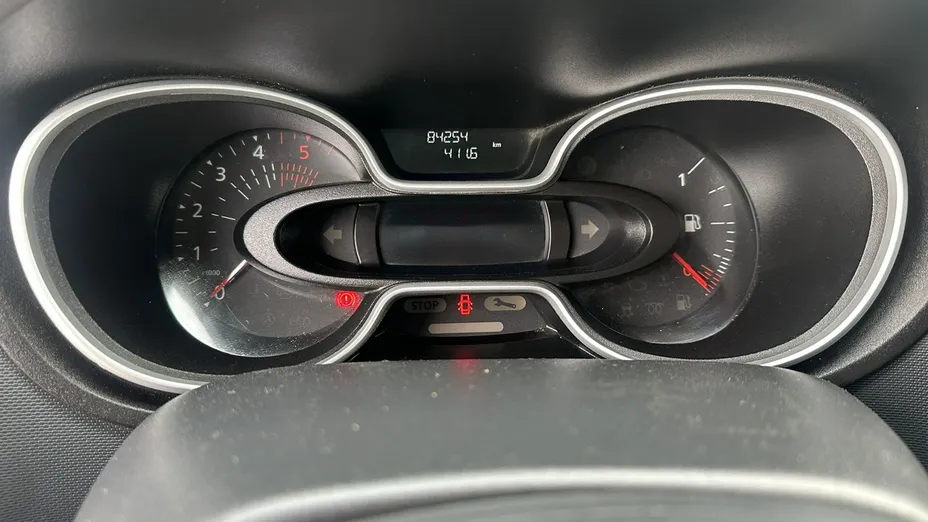 NISSAN NV300 -